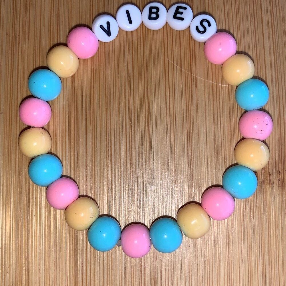 New Handmade Glass Bead Bracelet Girls Women 6.2”‎ Fits Most Yellow Pink Blue